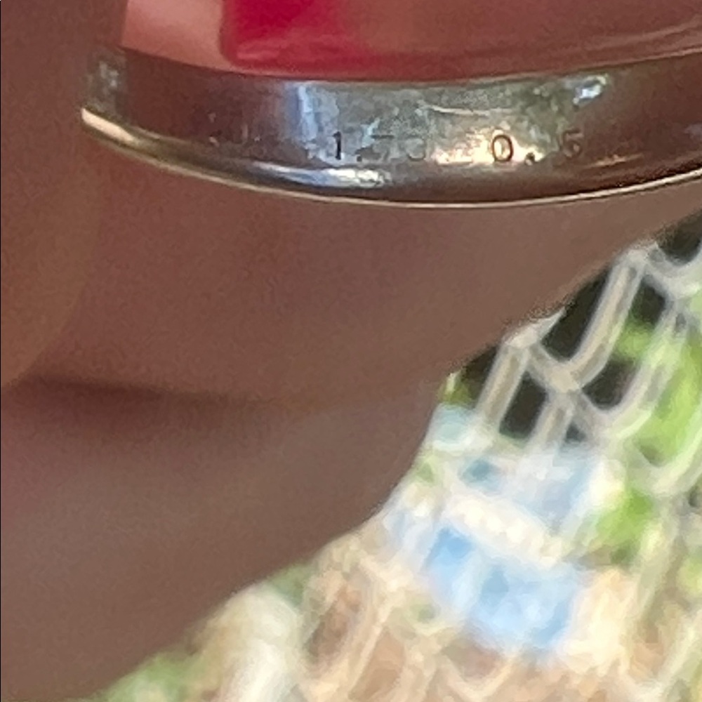 18k white gold Classic Diamond Halo Ring in Gold with Clear Stones - Picture 6 of 7